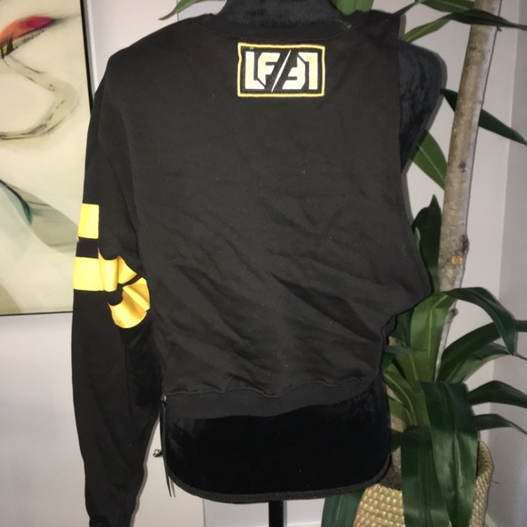 Half Sleeveless Sweater - Picture 5 of 6